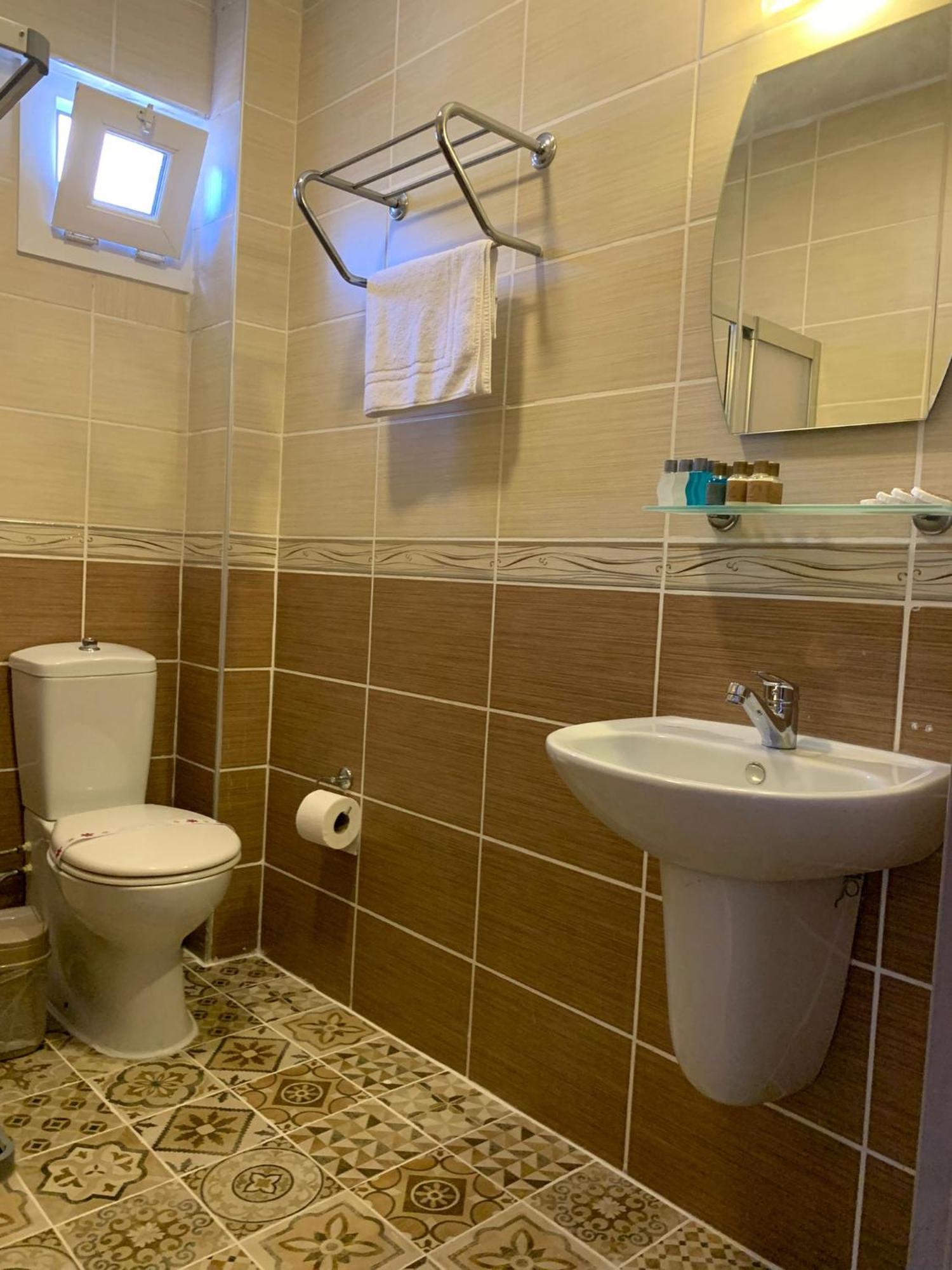 Akcayzeytin Hotel *